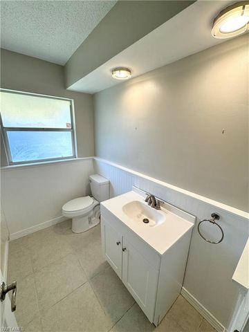 4522 SE 10th AVE, Cape Coral, FL 33904