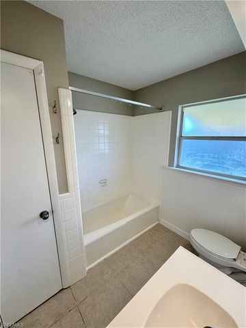 4522 SE 10th AVE, Cape Coral, FL 33904