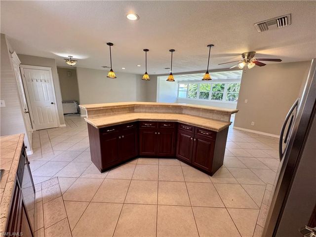 4522 SE 10th AVE, Cape Coral, FL 33904