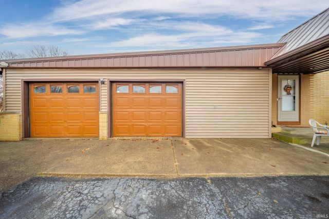 2136 N West Raintree Drive, New Castle, IN 47362
