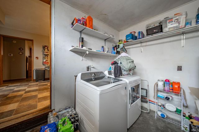 2136 N West Raintree Drive, New Castle, IN 47362