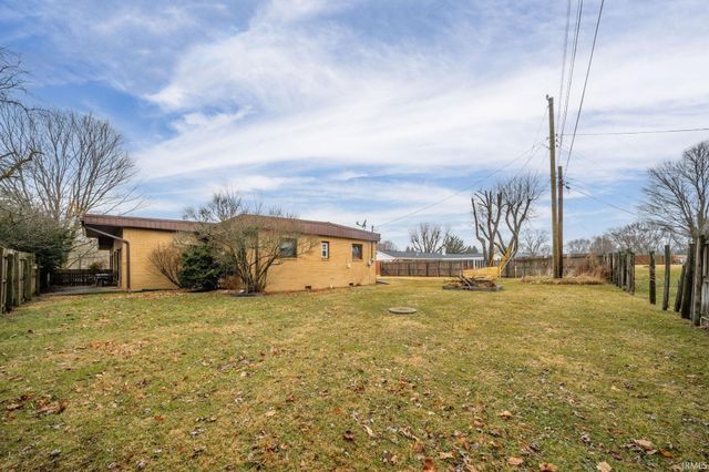 2136 N West Raintree Drive, New Castle, IN 47362