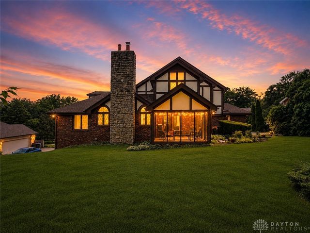 5016 Lausanne Drive, Centerville, OH 45458
