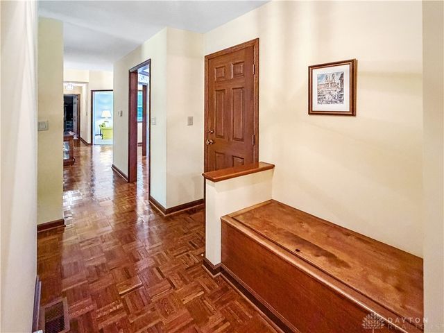 5016 Lausanne Drive, Centerville, OH 45458