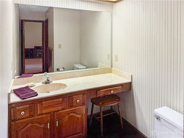 5016 Lausanne Drive, Centerville, OH 45458