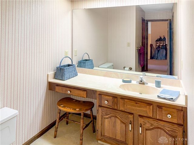 5016 Lausanne Drive, Centerville, OH 45458