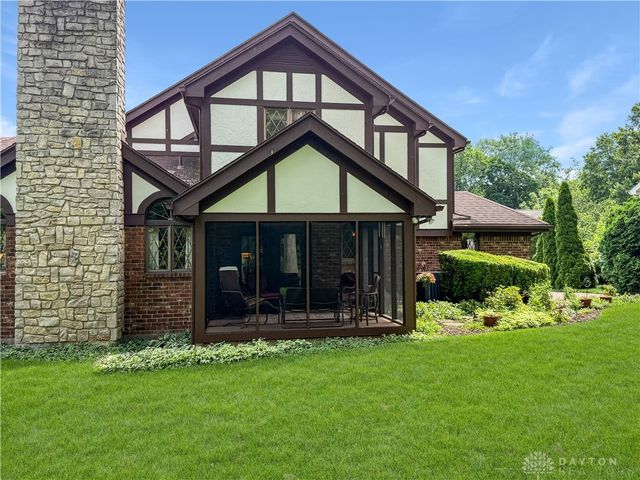 5016 Lausanne Drive, Centerville, OH 45458