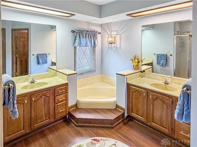 5016 Lausanne Drive, Centerville, OH 45458