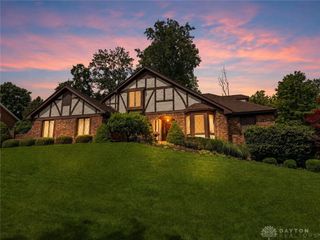 5016 Lausanne Drive, Centerville, OH 45458