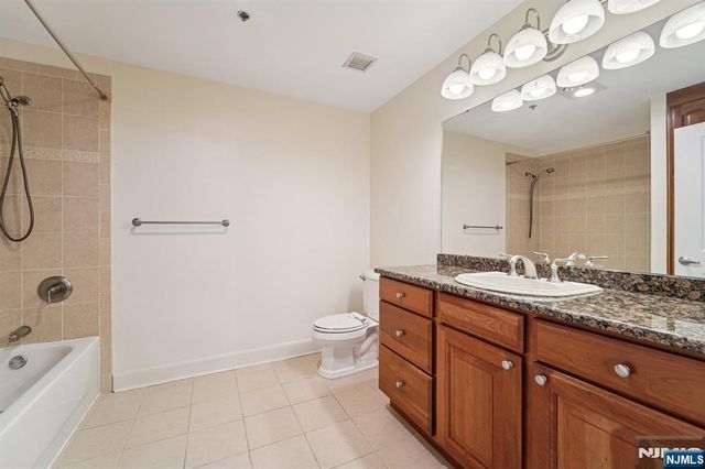 5311 City Place, Edgewater, NJ 07020