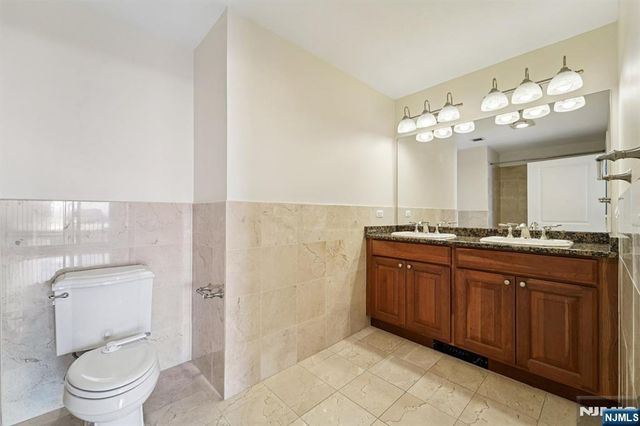 5311 City Place, Edgewater, NJ 07020