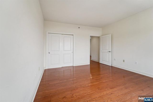 5311 City Place, Edgewater, NJ 07020
