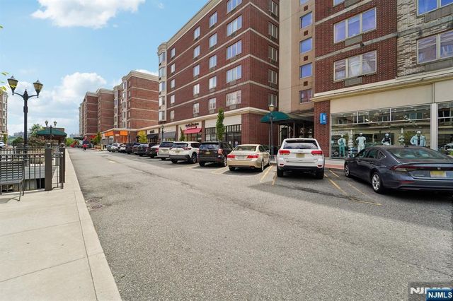 5311 City Place, Edgewater, NJ 07020