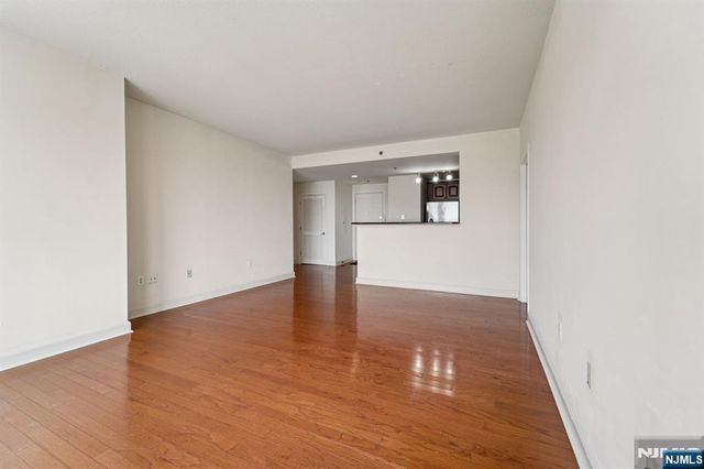 5311 City Place, Edgewater, NJ 07020