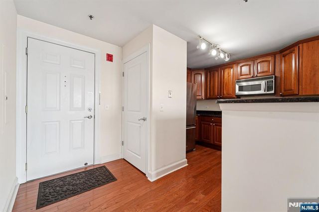 5311 City Place, Edgewater, NJ 07020
