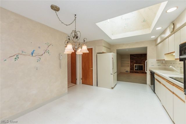616 Sturbridge Drive, Highland Heights, OH 44143