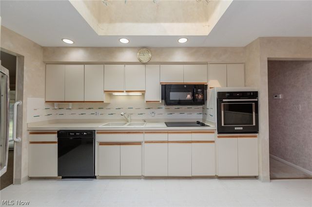 616 Sturbridge Drive, Highland Heights, OH 44143