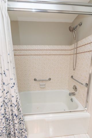 616 Sturbridge Drive, Highland Heights, OH 44143