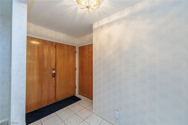 616 Sturbridge Drive, Highland Heights, OH 44143