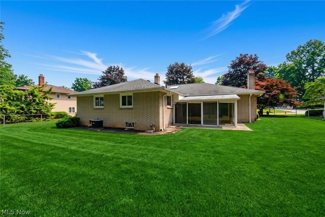 616 Sturbridge Drive, Highland Heights, OH 44143