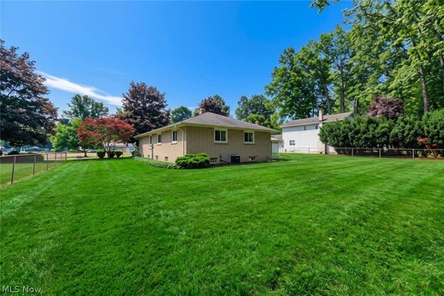 616 Sturbridge Drive, Highland Heights, OH 44143