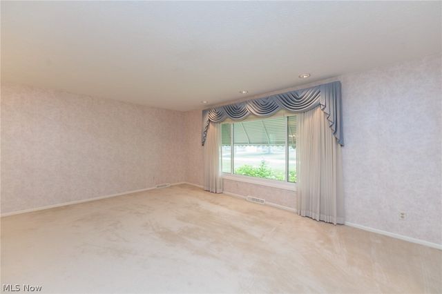 616 Sturbridge Drive, Highland Heights, OH 44143
