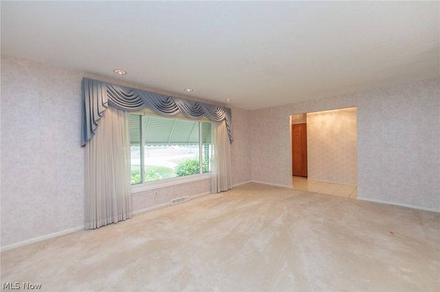 616 Sturbridge Drive, Highland Heights, OH 44143