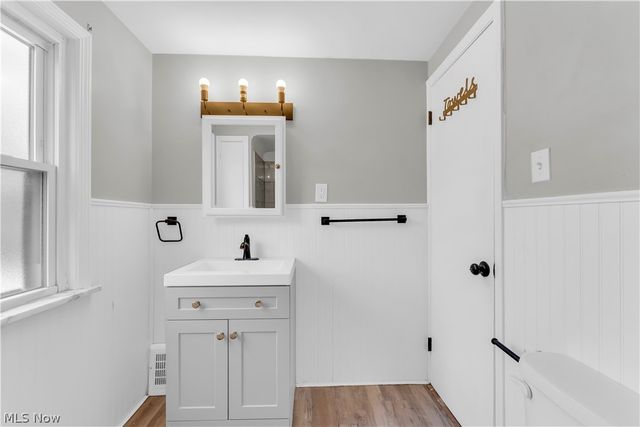 16705 Glendale Avenue, Cleveland, OH 44128