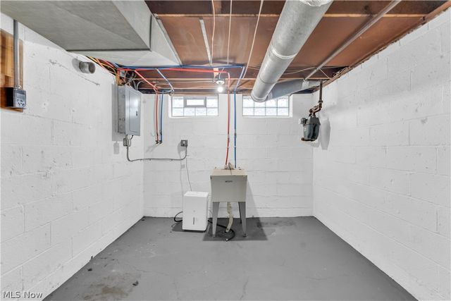 16705 Glendale Avenue, Cleveland, OH 44128