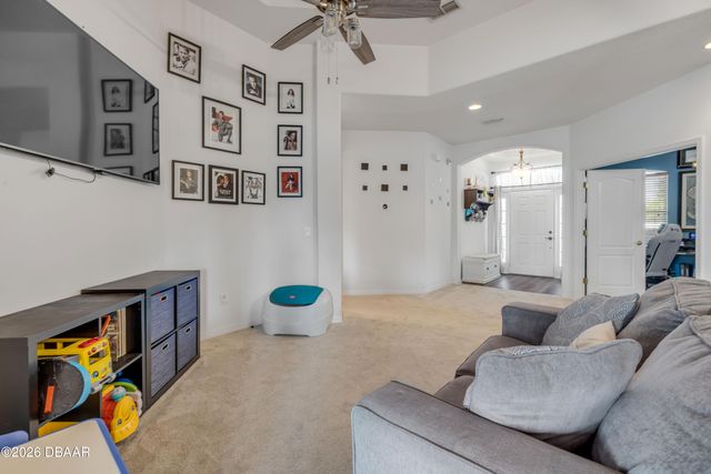 36624 Grand Island Oaks Circle, Grand Island, FL 32735