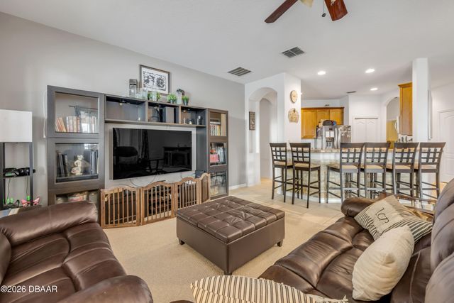36624 Grand Island Oaks Circle, Grand Island, FL 32735