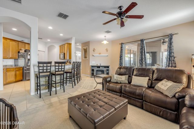 36624 Grand Island Oaks Circle, Grand Island, FL 32735