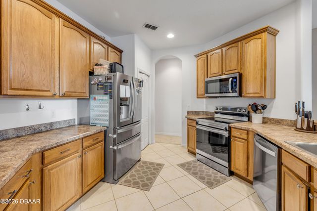 36624 Grand Island Oaks Circle, Grand Island, FL 32735