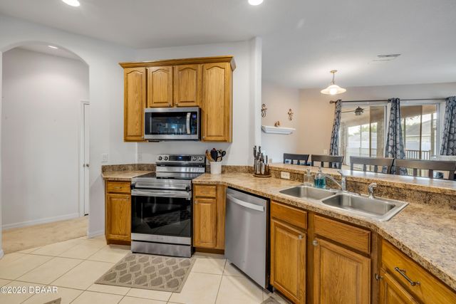 36624 Grand Island Oaks Circle, Grand Island, FL 32735
