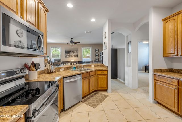 36624 Grand Island Oaks Circle, Grand Island, FL 32735