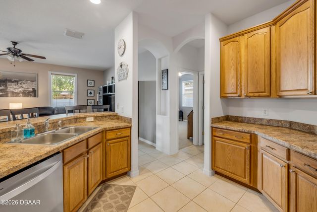 36624 Grand Island Oaks Circle, Grand Island, FL 32735