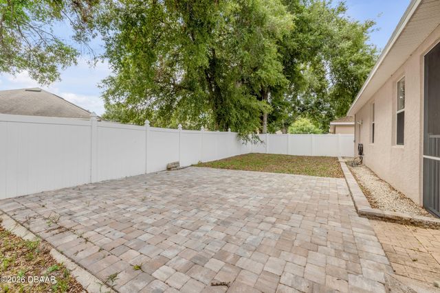 36624 Grand Island Oaks Circle, Grand Island, FL 32735