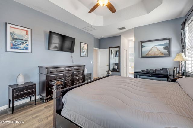 36624 Grand Island Oaks Circle, Grand Island, FL 32735