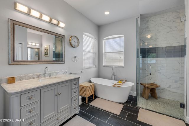36624 Grand Island Oaks Circle, Grand Island, FL 32735