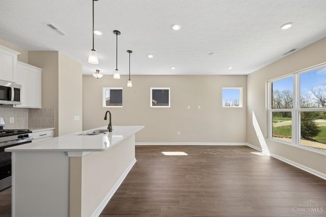 7227 Grandway Drive, West Chester, OH 45069