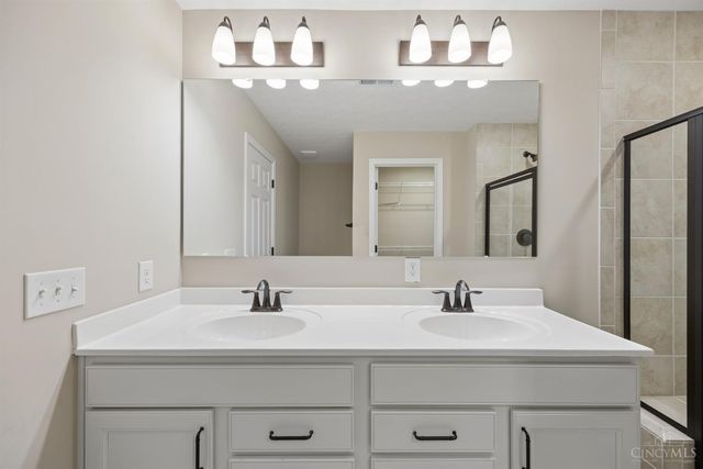 7227 Grandway Drive, West Chester, OH 45069