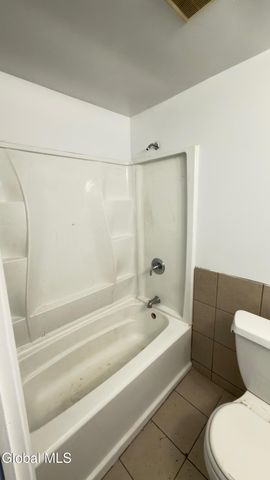 3132 6th Avenue 3, Troy, NY 12180