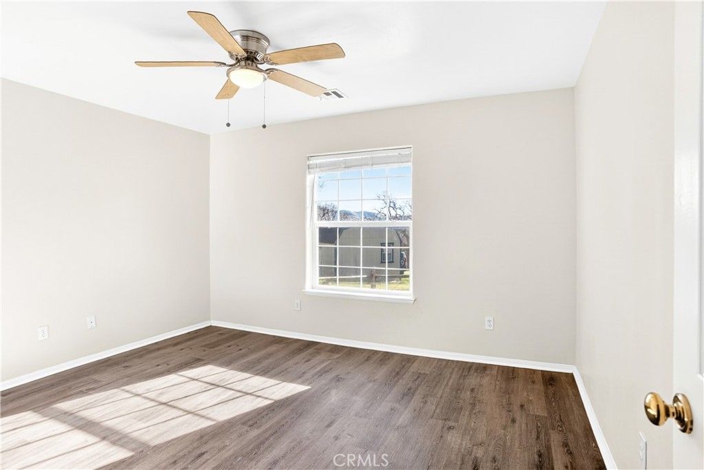 Image 25 of property listing at 30261 Knight Court, Tehachapi, CA 93561