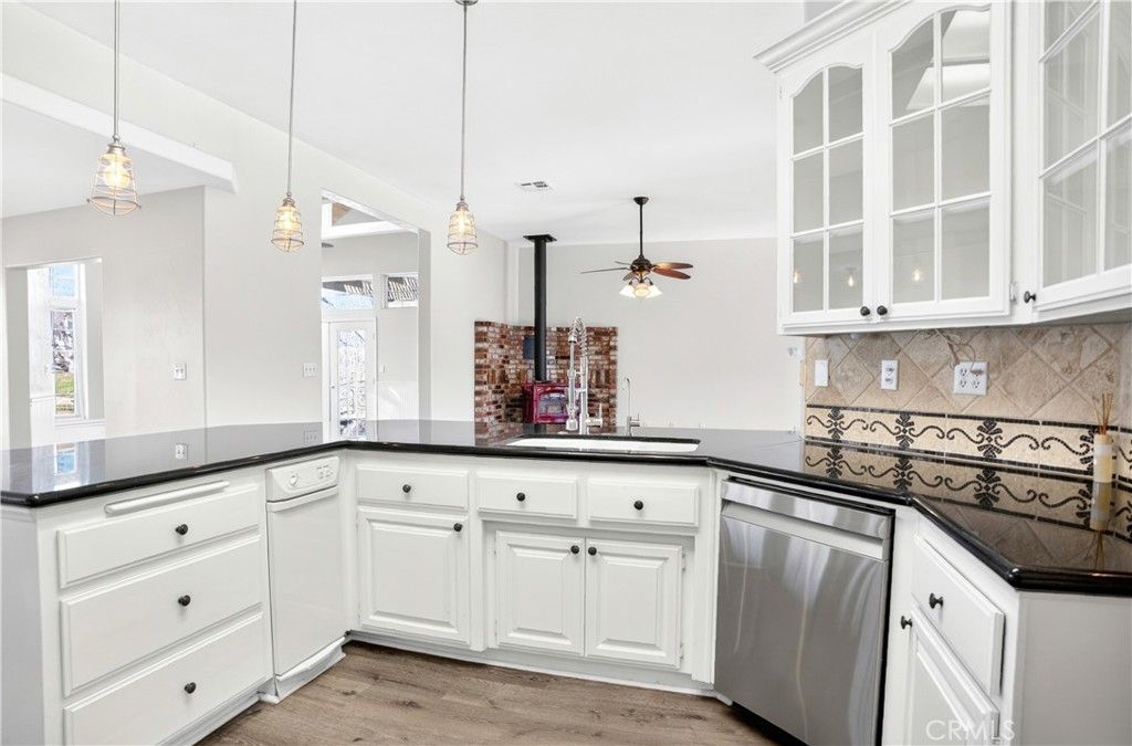 Image 31 of property listing at 30261 Knight Court, Tehachapi, CA 93561