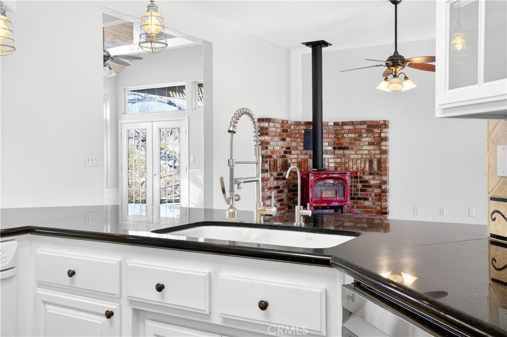 Image 32 of property listing at 30261 Knight Court, Tehachapi, CA 93561