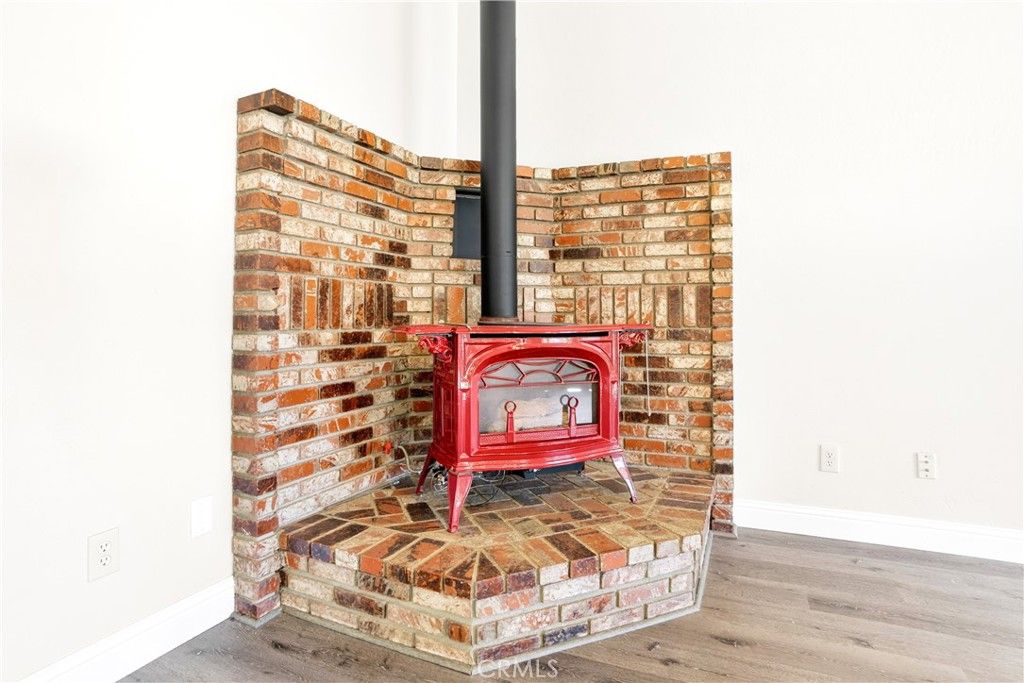 Image 33 of property listing at 30261 Knight Court, Tehachapi, CA 93561