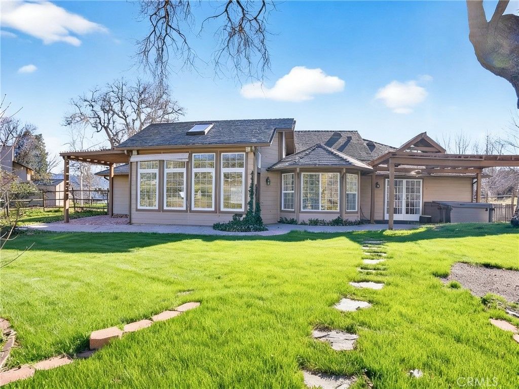 Image 41 of property listing at 30261 Knight Court, Tehachapi, CA 93561