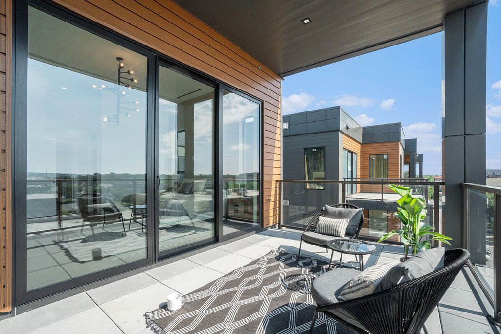 159 S River Avenue 504, Holland City, MI 49423