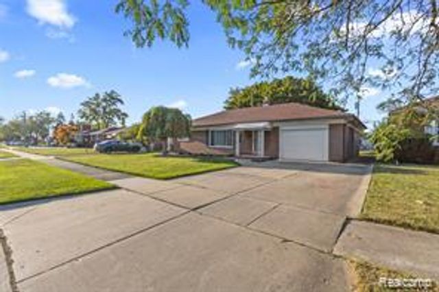 17037 Stricker Avenue, Eastpointe, MI 48021