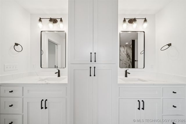 2044 E 129th Place S, Jenks, OK 74037